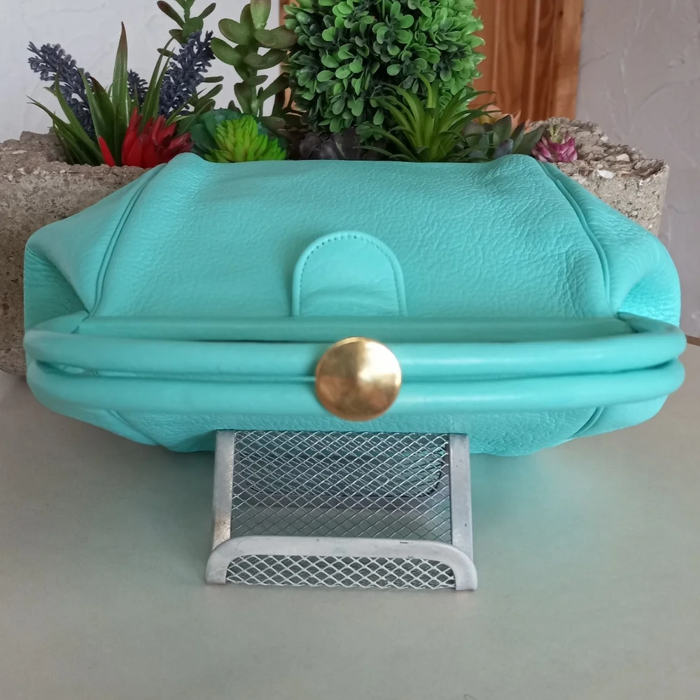 Lou Taylor 1970's, Vintage Frame Style, Top Clip Bag